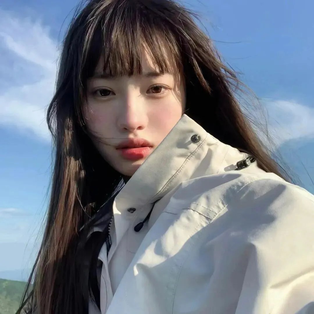 顽皮豹在树林里